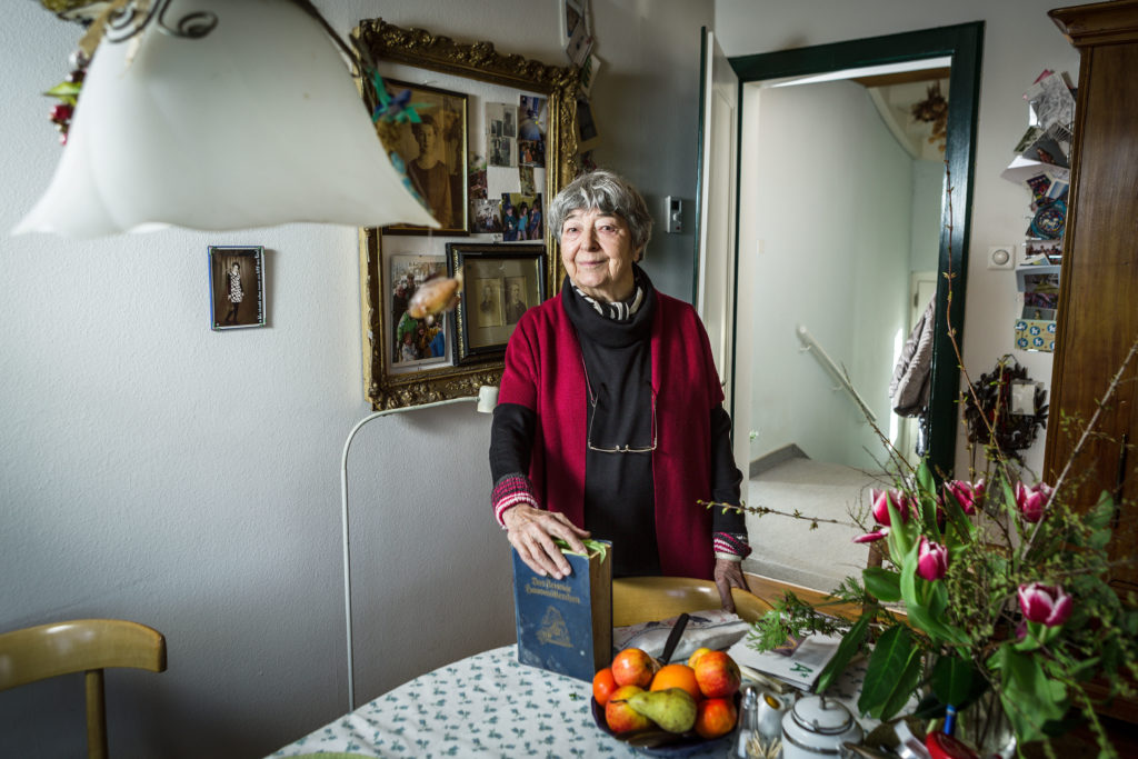 Rosmarie Zobrist in ihrem Haus in Lenzburg
